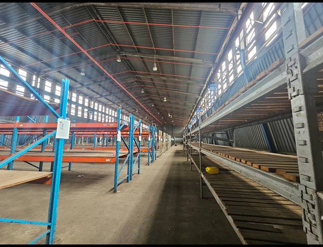 4,113M² WAREHOUSE TO LET IN TUNNEY